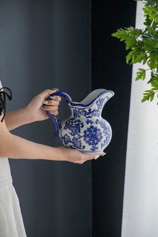Blue and white porcelain milk jug vase, view 9