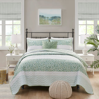 Full/Queen 4-Piece Seersucker Quilt Set with Throw Pillow | Shabby Chic Bedding