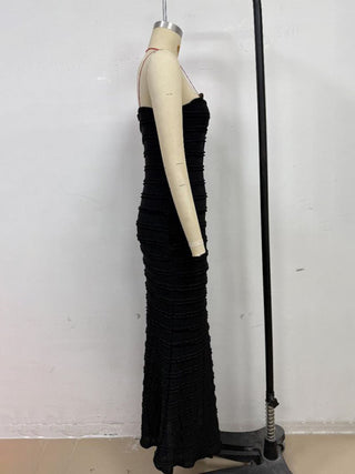 slim-fit tube top hip-hugging black dress