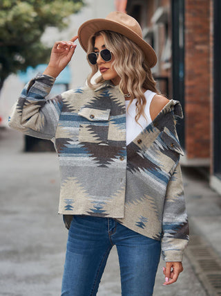 New geometric pattern short loose lapel pocket buttons women's woolen coat